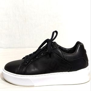 NEW Guess Womens Designer Fashion Sneaker Sz 7.5 black